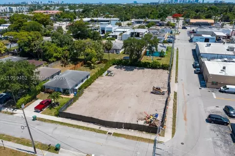 3210 NE 3rd Ave, Oakland Park, FL 33334