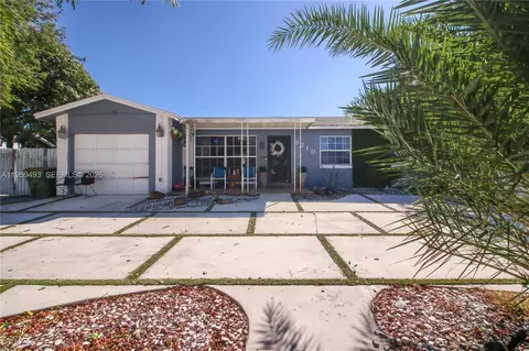9710 NW 10th St, Pembroke Pines, FL 33024