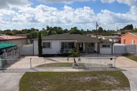 360 W 55th St, Hialeah, FL 33012