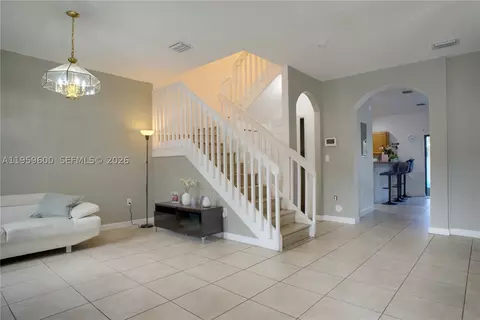 8915 W 35th Ave, Hialeah, FL 33018