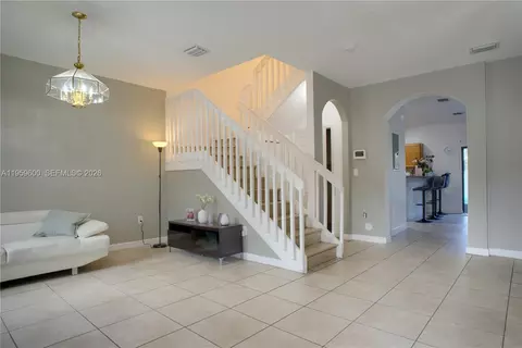 8915 W 35th Ave, Hialeah, FL 33018