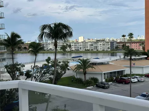 1301 NE Miami Gardens Dr #425W, Miami, FL 33179