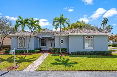 2570 SE 4th Pl, Homestead, FL 33033