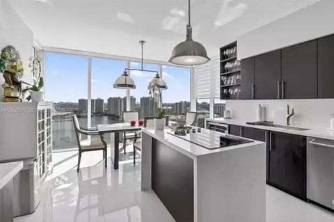 3370 Hidden Bay Dr #2715, Aventura, FL 33180