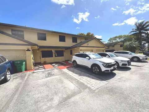 1074 NE 210th Ter, Miami, FL 33179