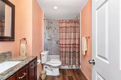 Bath - Undisclosed, Hialeah, FL 33015 photo 4 of 4