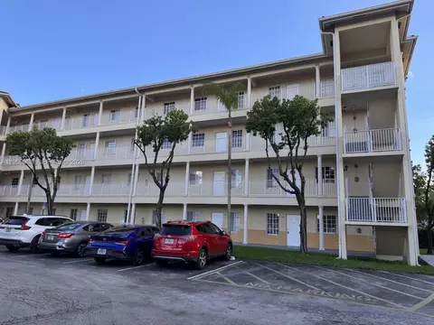 6940 NW 179th St #108-7, Hialeah, FL 33015