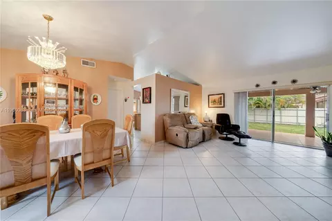 20103 NW 57th Pl, Hialeah, FL 33015 photo 3