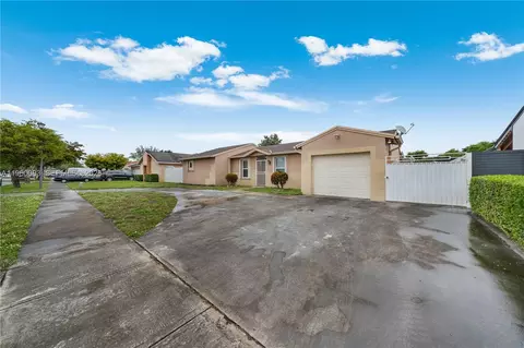 20103 NW 57th Pl, Hialeah, FL 33015 photo 20