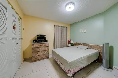 20103 NW 57th Pl, Hialeah, FL 33015 photo 15