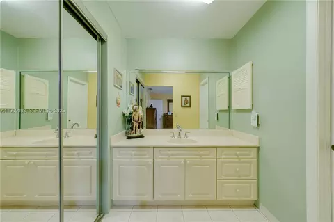 20103 NW 57th Pl, Hialeah, FL 33015 photo 8