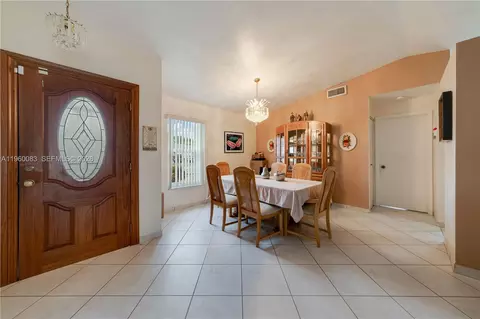 20103 NW 57th Pl, Hialeah, FL 33015 photo 2