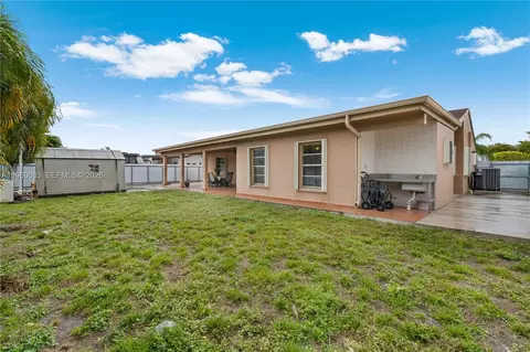 20103 NW 57th Pl, Hialeah, FL 33015 photo 19