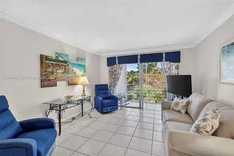2900 NW 47th Ter #405B, Lauderdale Lakes, FL 33313