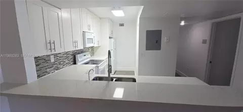 8540 SW 212th St #207, Cutler Bay, FL 33189