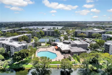 900 Colony Point Cir #505, Pembroke Pines, FL 33026