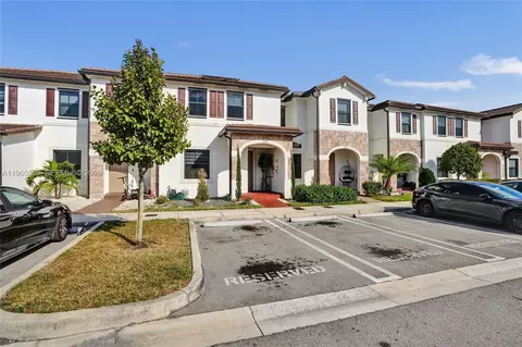 11135 W 32nd Ln, Hialeah, FL 33018