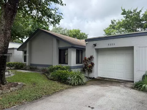 5223 Gate Lake Rd #5223, Tamarac, FL 33319