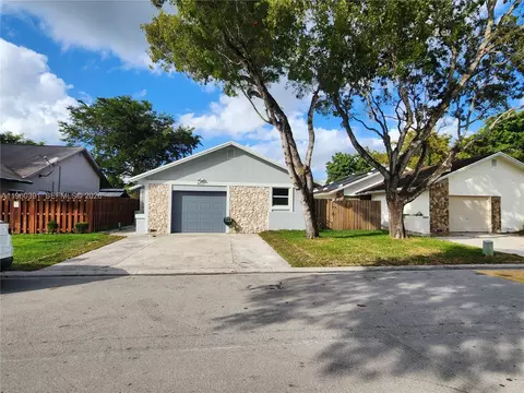 9711 SW 57th St, Cooper City, FL 33328