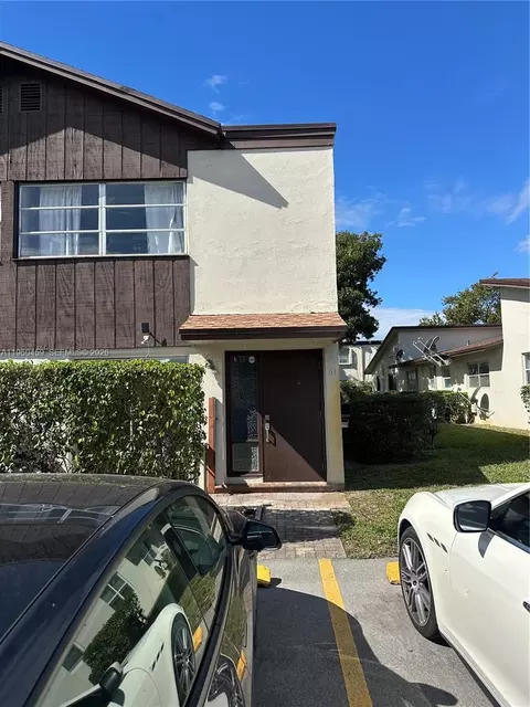 3201 NW 4th Ter #61, Pompano Beach, FL 33064