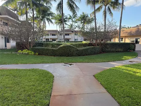 14500 SW 88th Ave #220, Palmetto Bay, FL 33176
