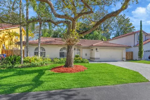 10635 SW 158th Pl, Miami, FL 33196