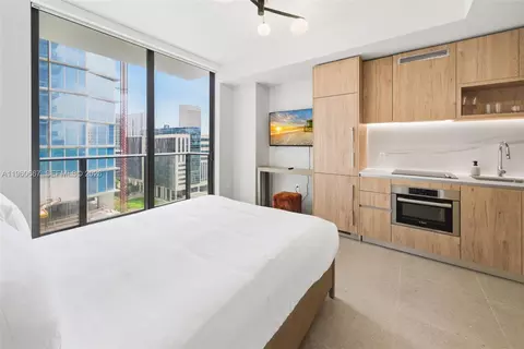 11 NE 6th St #1802, Miami, FL 33132