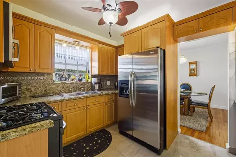 Kitchen - Undisclosed, Surfside, FL 33154 photo 3 of 4