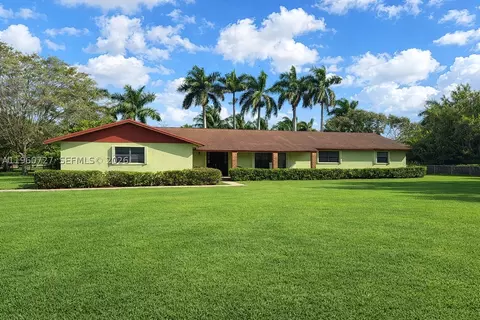 16981 SW 276th St, Homestead, FL 33031