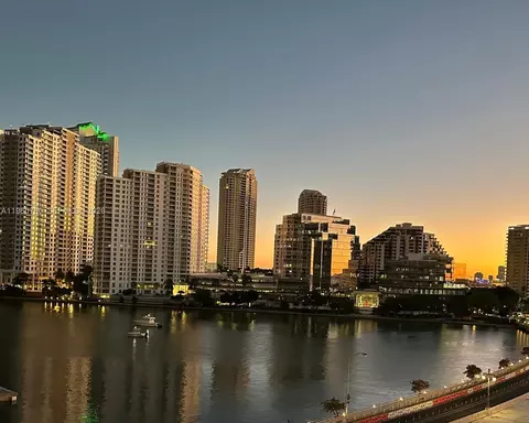 801 Brickell Bay Dr #761, Miami, FL 33131