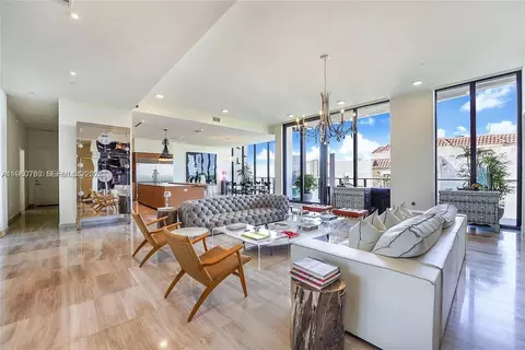 3581 E Glencoe St #605, Coconut Grove, FL 33133