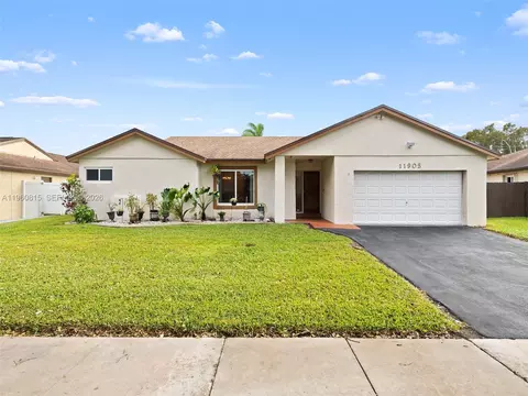 11905 SW 48th Ct, Cooper City, FL 33330