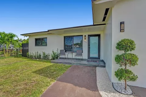 5636 SW 19th St, West Park, FL 33023