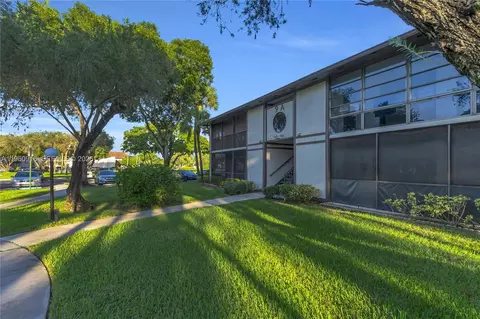9415 W Mcnab Rd #204, Tamarac, FL 33321