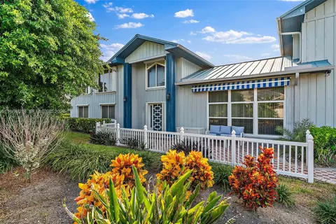 Exterior - 219 Colony Rd, Jupiter Inlet Colony, FL 33469 photo 1 of 8