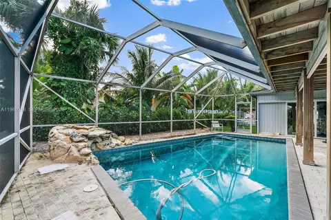 Exterior - 219 Colony Rd, Jupiter Inlet Colony, FL 33469 photo 7 of 8