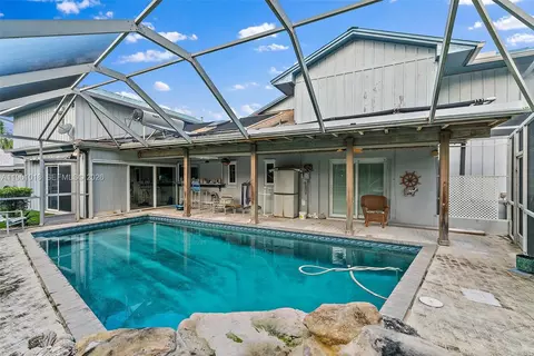 Exterior - 219 Colony Rd, Jupiter Inlet Colony, FL 33469 photo 8 of 8