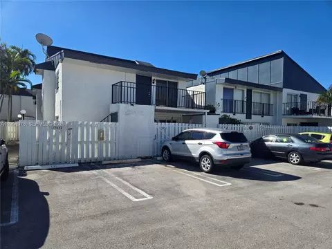 15454 SW 85th Ln #135, Miami, FL 33193