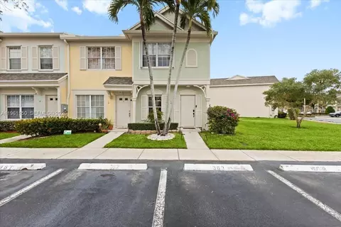 12 Whitehead Cir, Weston, FL 33326