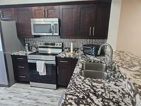 4966 SW 31st Ter, Fort Lauderdale, FL 33312