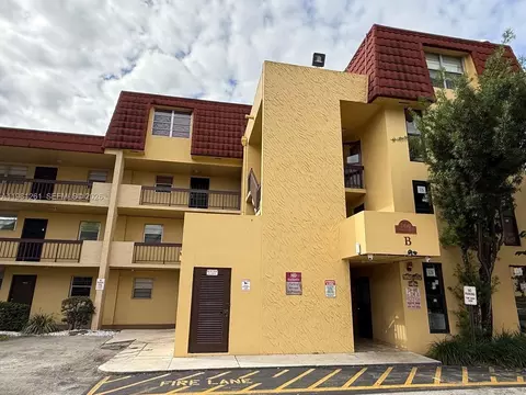 3490 Foxcroft Rd #B208, Miramar, FL 33025