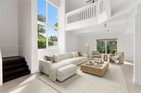 20205 W Oak Haven Cir, Miami, FL 33179