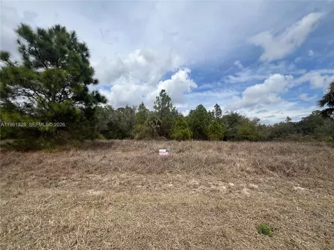 2805 E 16 St, Lehigh Acres, FL 33972
