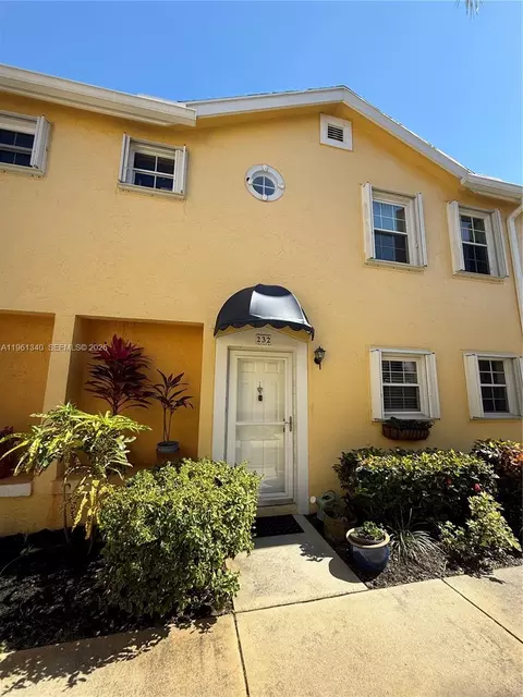 232 Waterside Dr, Hypoluxo, FL 33462