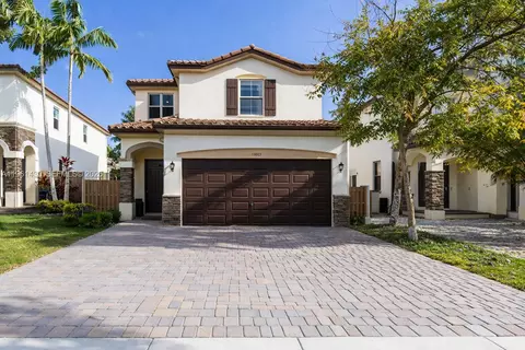 10013 NW 89th Ter, Doral, FL 33178