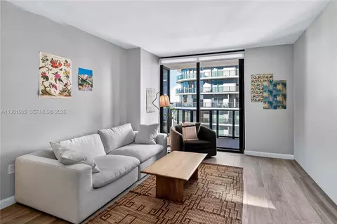 45 SW 9th St #3807, Miami, FL 33130