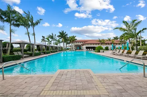 Exterior - 11006 W 32nd Ln, Hialeah, FL 33018 photo 2 of 5