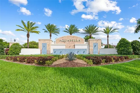 11006 W 32nd Ln, Hialeah, FL 33018