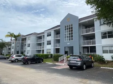 8560 SW 212th St #305, Cutler Bay, FL 33189