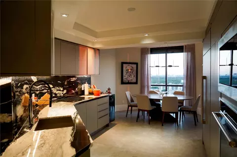 2000 Island Blvd #2404, Aventura, FL 33160
